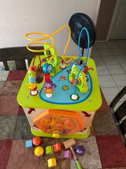 HAPE: COUNTRY CRITTERS 5 SIDED WOODEN PLAY CUBE