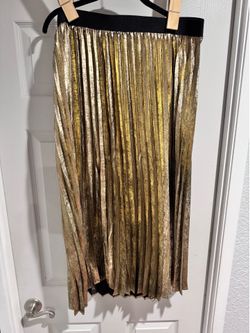 Gold pleated long skirt