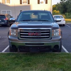 GMC Sierra. brown color. 4 doors 4x4. year 2012 