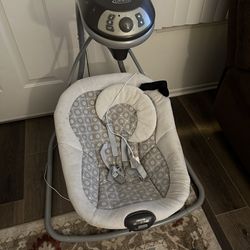 Graco infant electric swing in excellent condition 