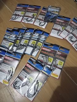 Fishing hooks (20) packs By Owner twist locks