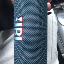 JBL. Flip 6