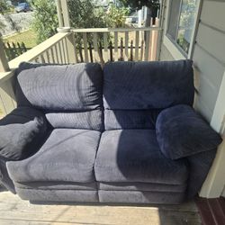 2 Recliners Love Seat