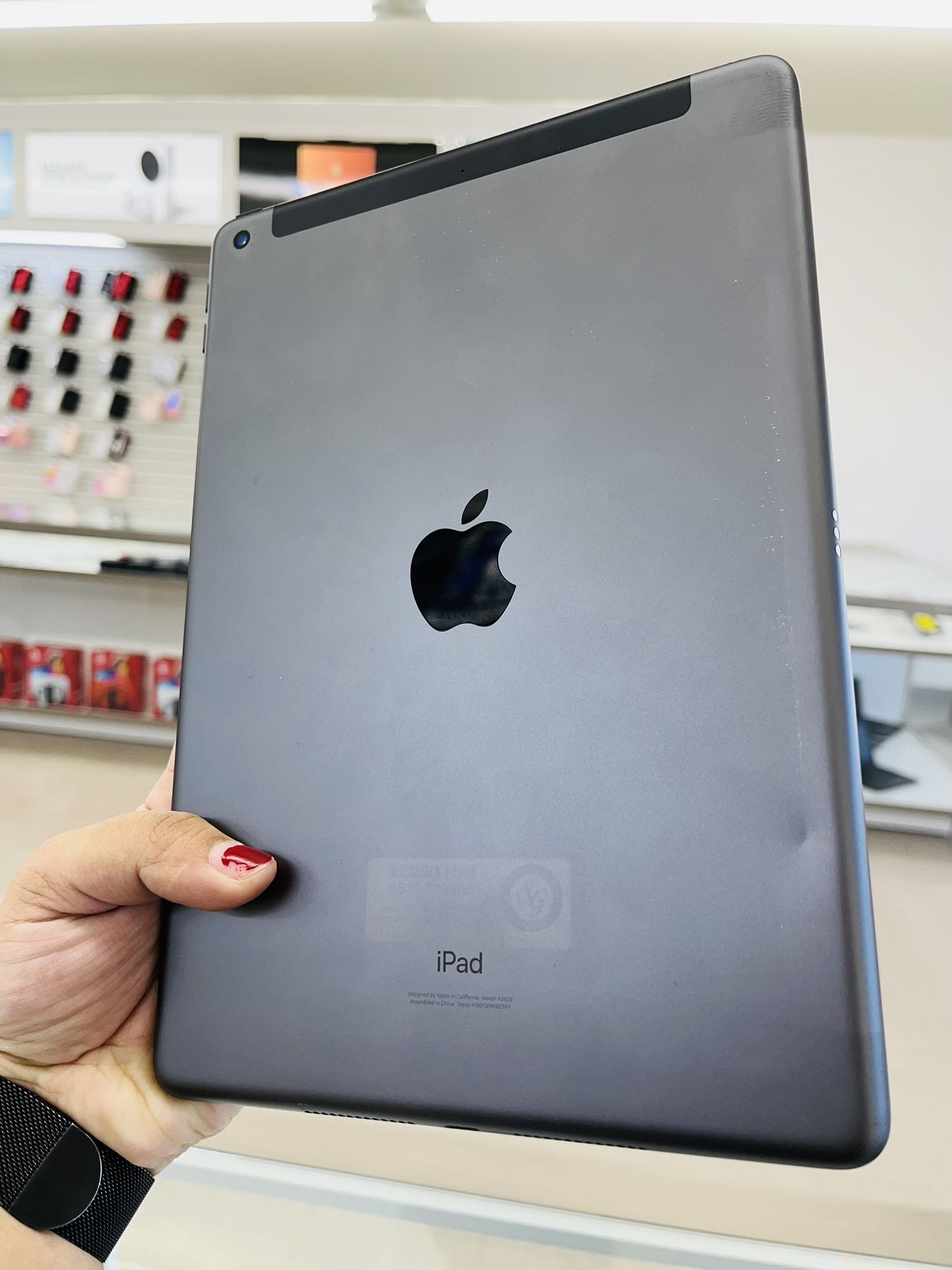 iPad 8th gen 128gb WiFi And LTE