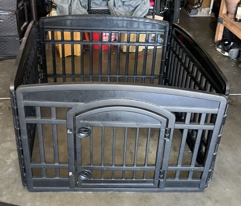 Cage Or Gate For Dog, Cat