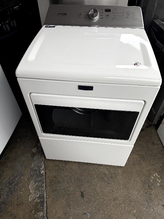 Maytag HE Large Capacity Gas Dryer
