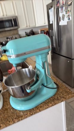 Kitchenette, professional HD excellent condition works perfect