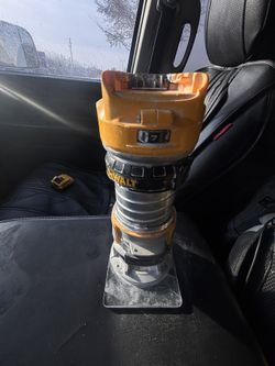 DEWALT ROUTER GREAT CONDITION