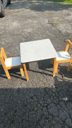 Children table and chairs!