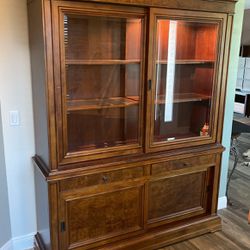 Beautiful Ethan Allen, China Cabinet Or Display Cabinet