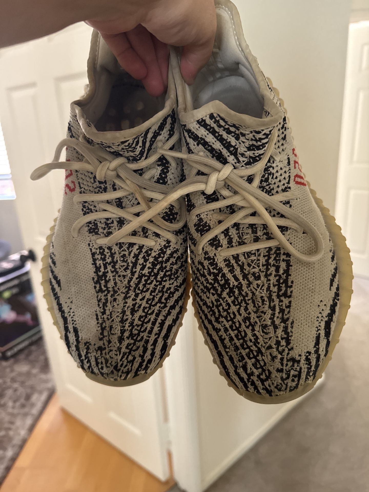 Adidas Yeezy Boost 350 V2 Zebra Size  9.5