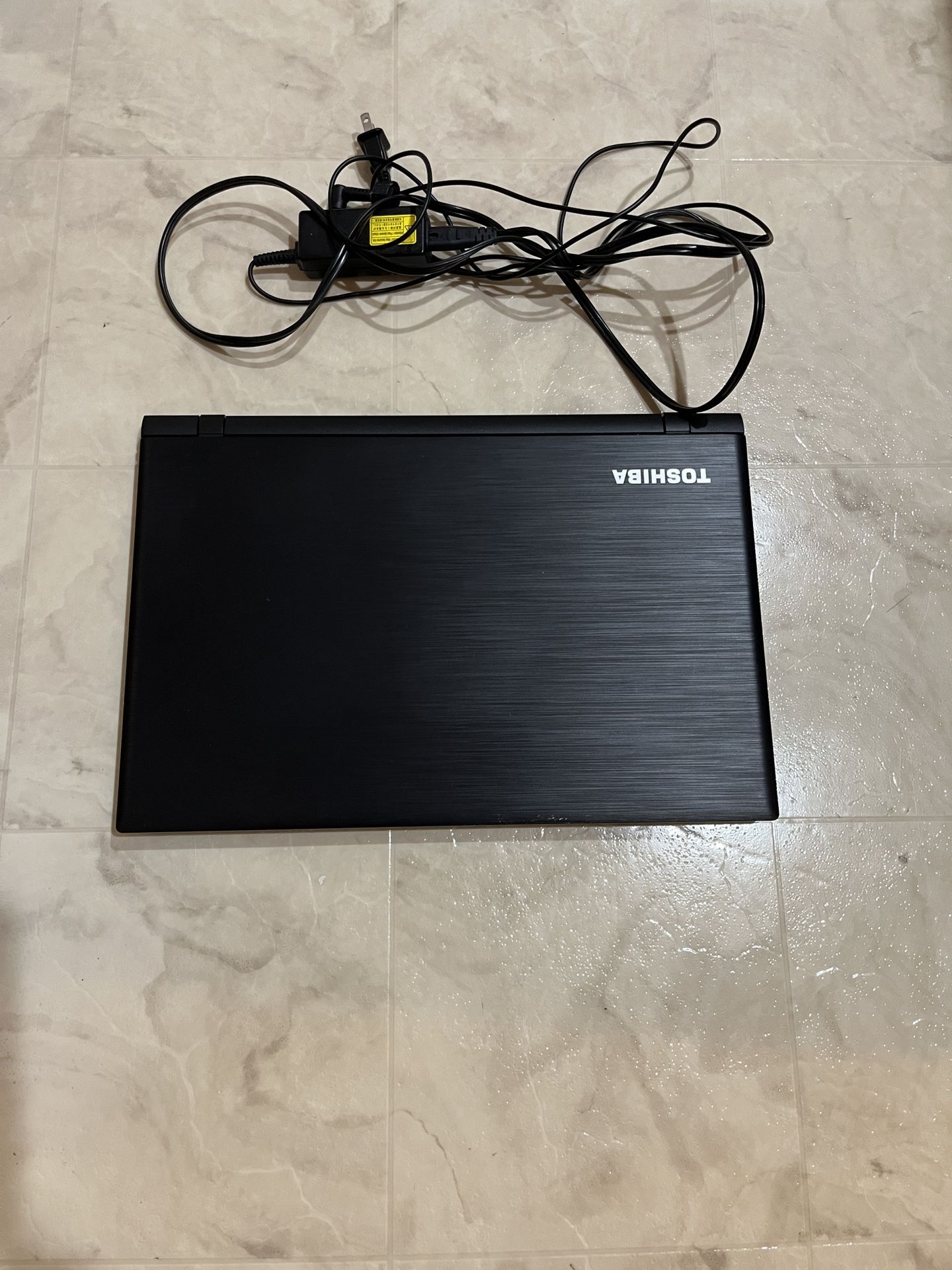 TOSHIBA Satellite C55