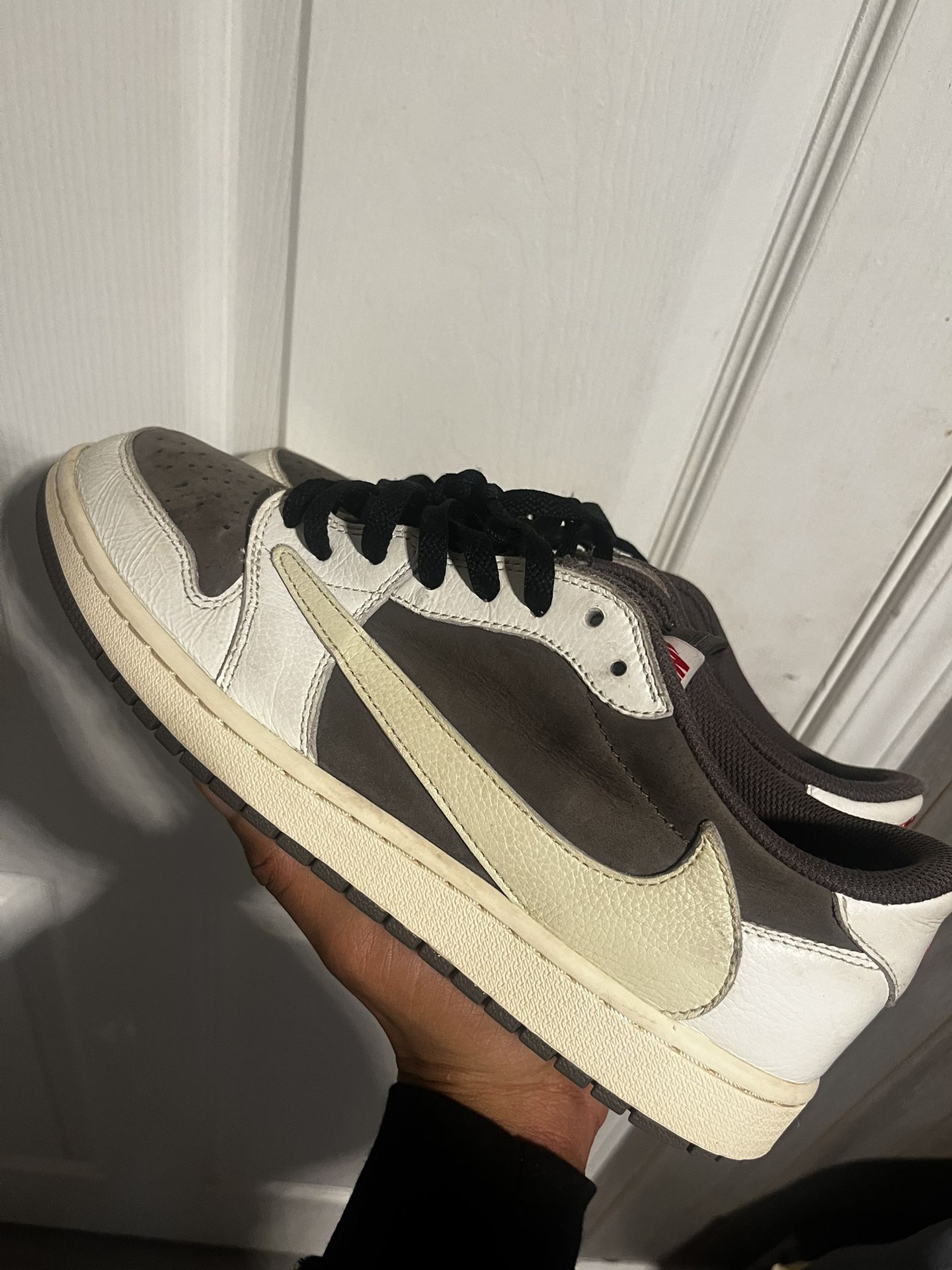 Travis Scotts reverse Mochas 