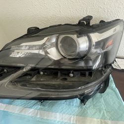 Headlights Lexus Gs 16-20  RX 400 05-08