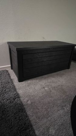 Storage container/toy chest