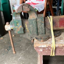 Antique Table Mounted Vice