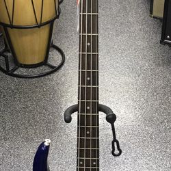 Peavey Milestone BXP Bass