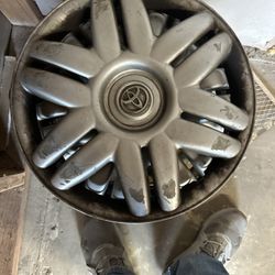 Toyota Camry Hub Caps (3)