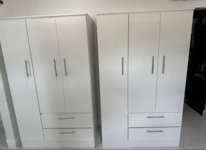 COMPACT WARDROBE // ARMARIO COMPACTO