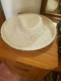 New cute Ladies Off White Floppy Hat One Size Fits All and New Off White Purse Both For $30 great deal