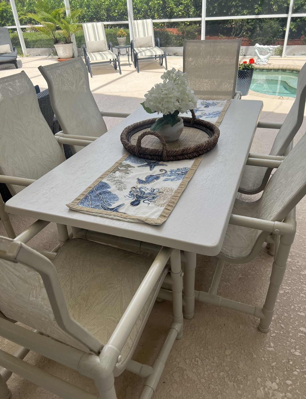 Outdoor Dining Table 6 Chairs & Rolling Bar Cart