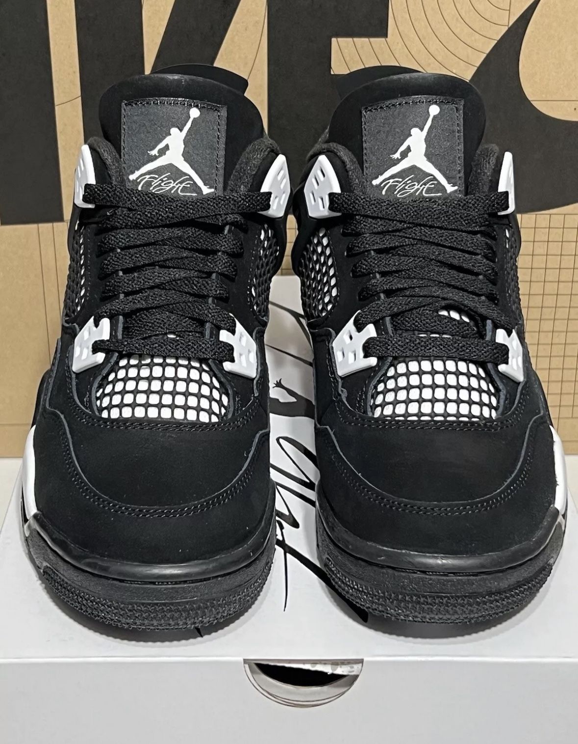 Jordan 4 White Thunder