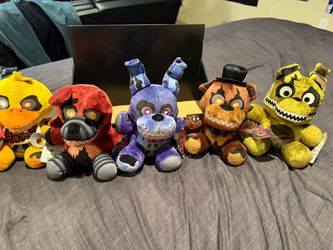 Fnaf 4 jazwares  plushies