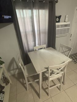 City Furniture-Dinning Table With 4 Chairs  High Used But Like New