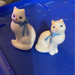 Vintage Bone China Cats Kittens Blue Bows Salt & Pepper Shakers 3"