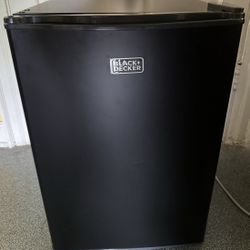 Mini Fridge 