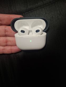 3rd gen Apple Airpods