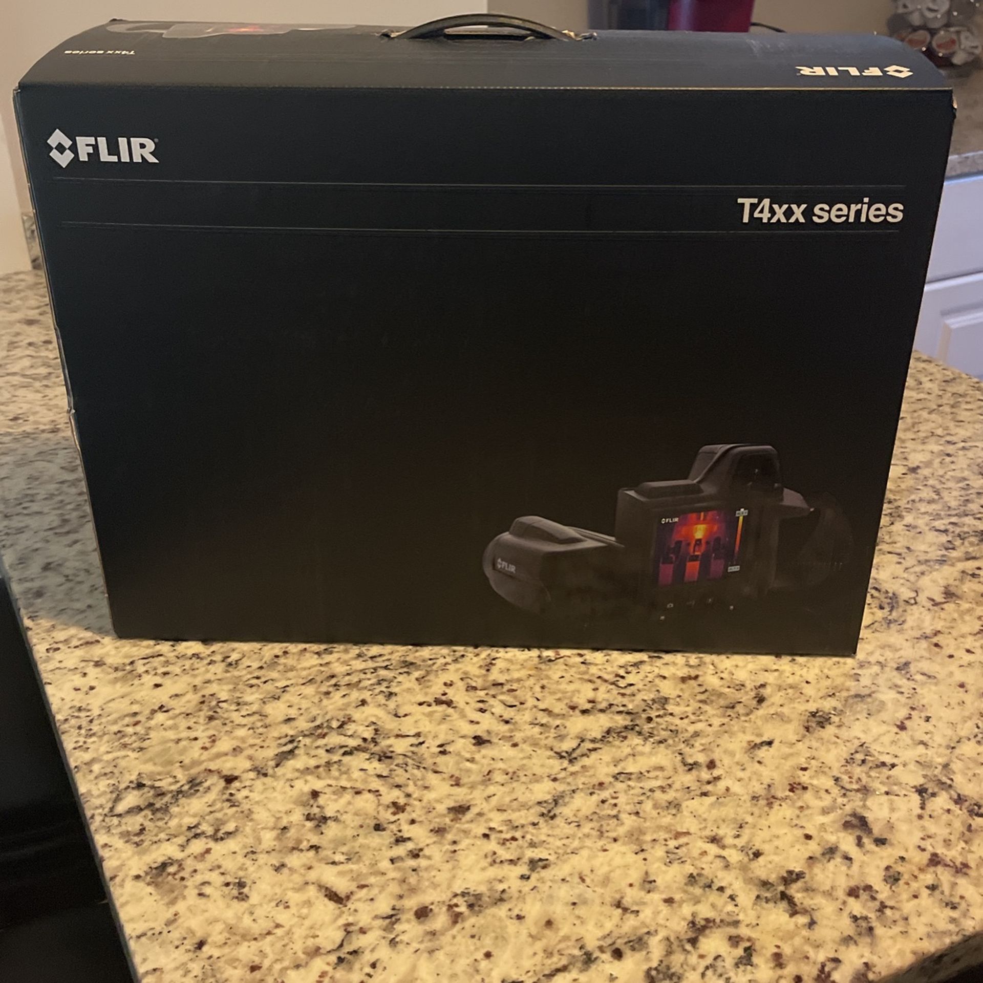 Flir Thermal Imaging Camera. T4xx Series