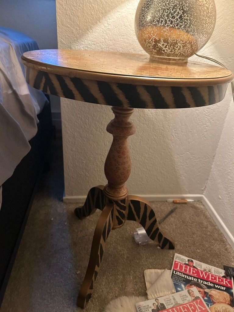 Animal Print Circle Table