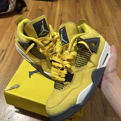 Jordan 4  lightning