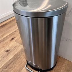 50L/13Gal Heavy Duty Hands-Free Stainless Steel Commercial/Kitchen Step Trash Can, Soft Close Lid Trashcan, 13 Gal, D Shape