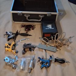 Tattoo guns (5) in the kit, and accessories!