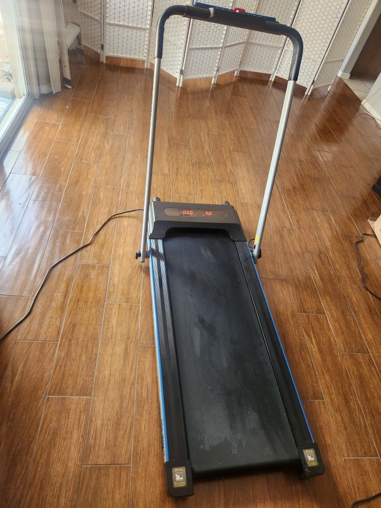 Redirect Compact Treadmill