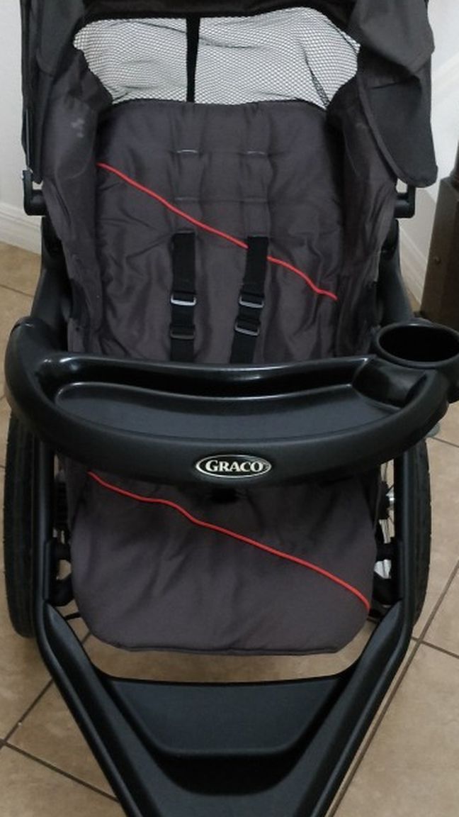 Graco Trax Jogging Stroller and SnugRide 30 Infant Car Seat, color Evanston