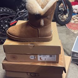 Uggs Bailey Button