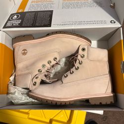Timberland Woman’s Pink Boots Waterproof Size 7.5