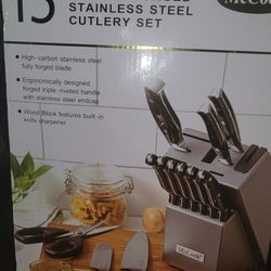 McCook 15PCS Kitchen Knife Block Set with Built-in Sharpener