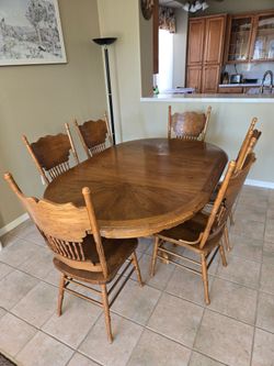 Oak Pedestal Dining Table with 6 Chairs