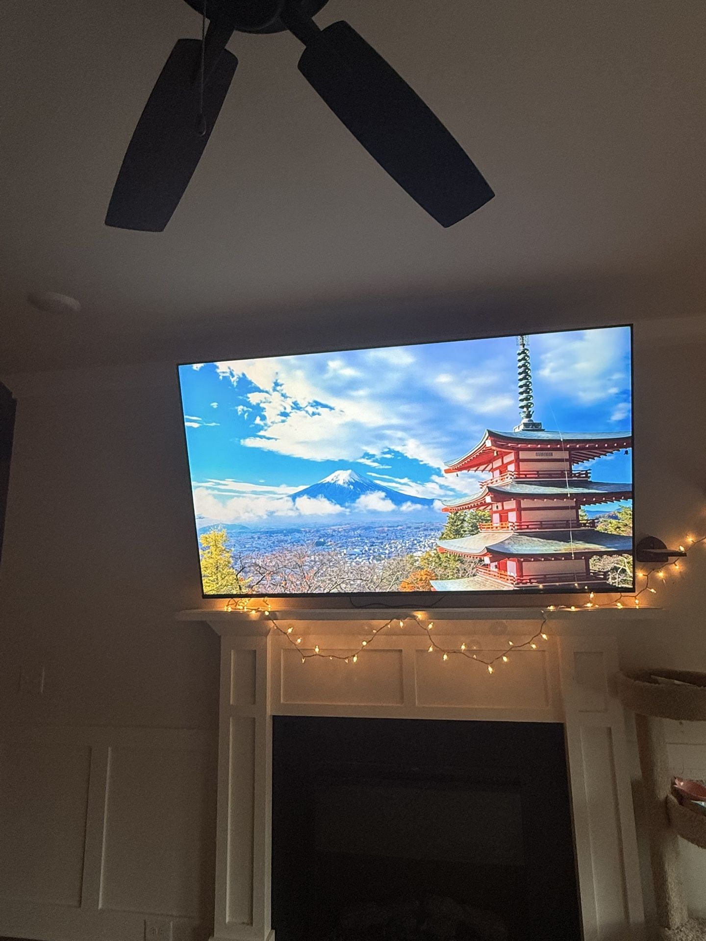 Hisense 85" Class 4K UHD LED LCD Roku Smart TV HDR R6 Series
