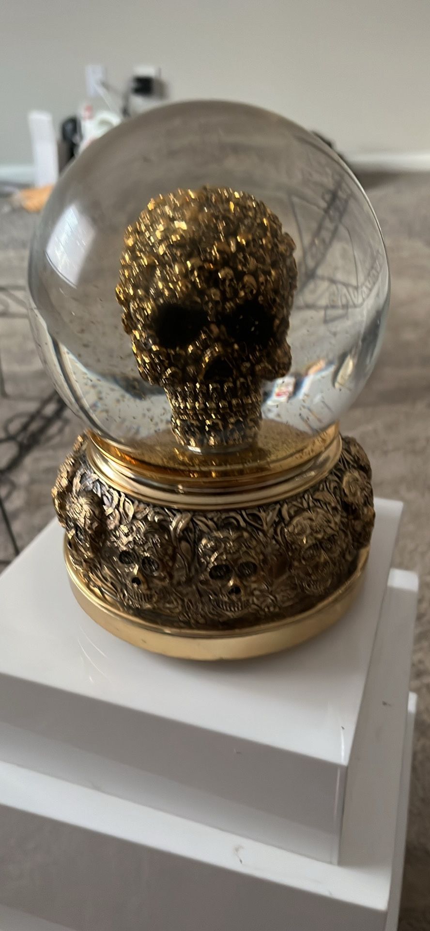 Skull Globe