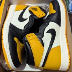 Nike Air Jordan Retro 1 High OG Yellow Toe Taxi Sail 555088-711 Men's Size 8 New
