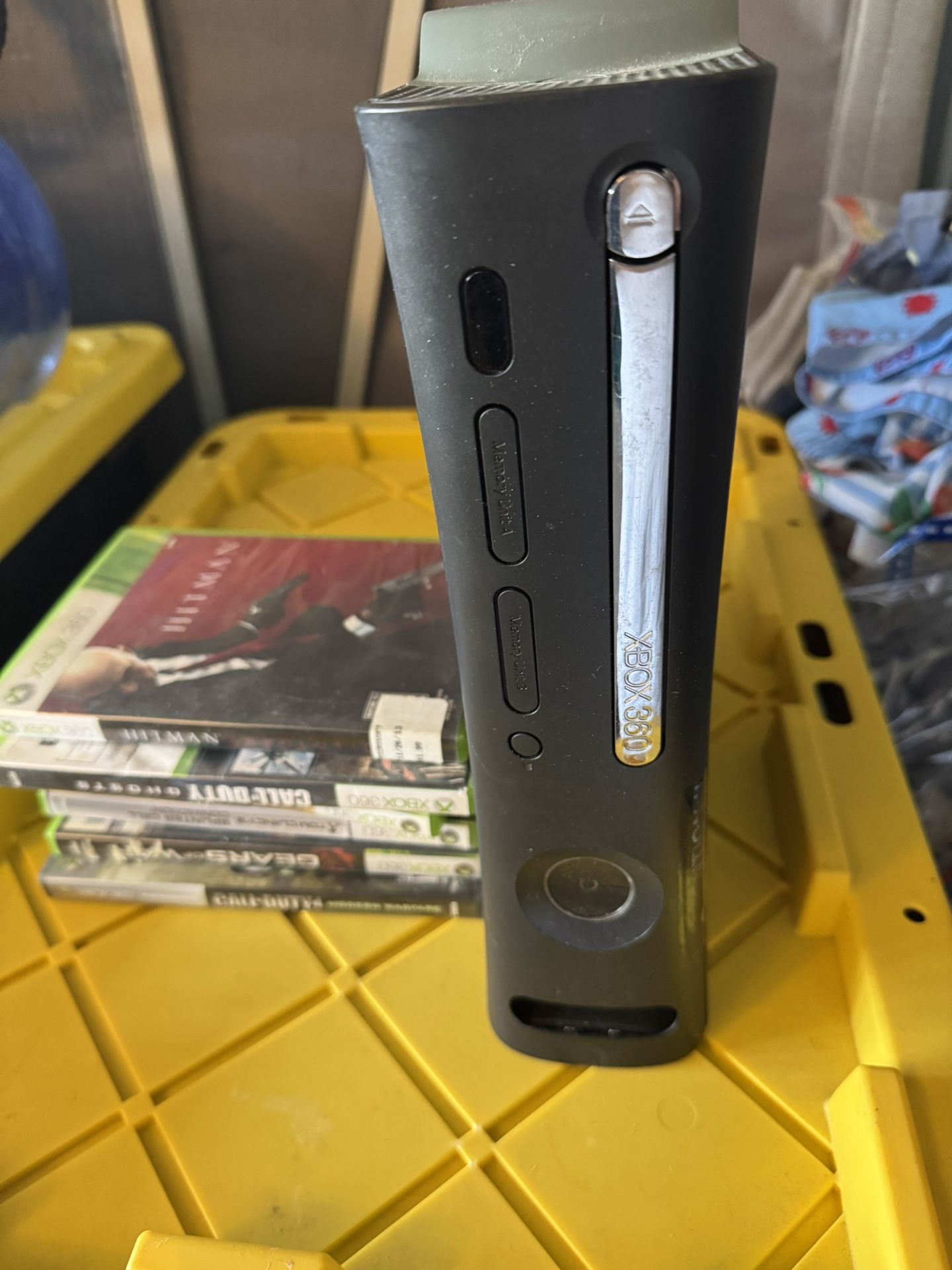 Xbox 360 With Random Games 1