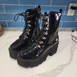 New 3 inch boots  black