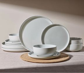 Famiware Milkyway 12-Piece Stoneware Dinnerware Set, Light Gray
