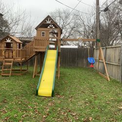 Backyard discovery Malibu Swingset