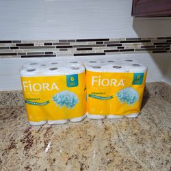 Fiora Essentials Strong & Absorbent Giant Rolls Paper Towels 6 rolls